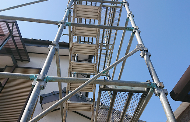 屋根瓦の修理は危険